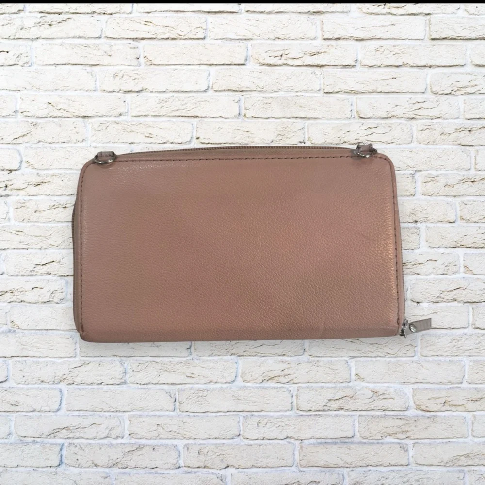 The Sak Wallet Pink Leather Phone Clutch Zipper 3 Compartments Multi Card - Picture 2 of 3